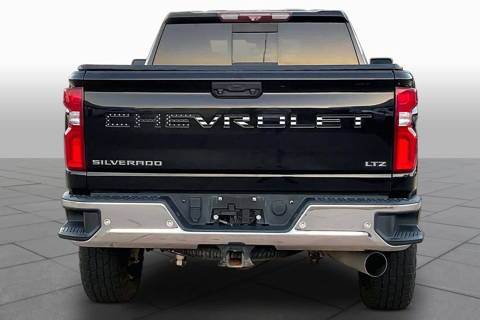 Used 2020 Chevrolet Silverado 2500 LTZ w/ LTZ Premium Package AWD/4WD image 6