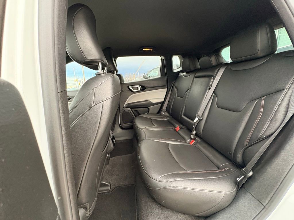 Used 2024 Jeep Compass Limited image 13