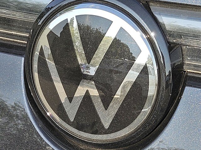 Certified 2026 Volkswagen Tiguan SE R-Line AWD/4WD image 33