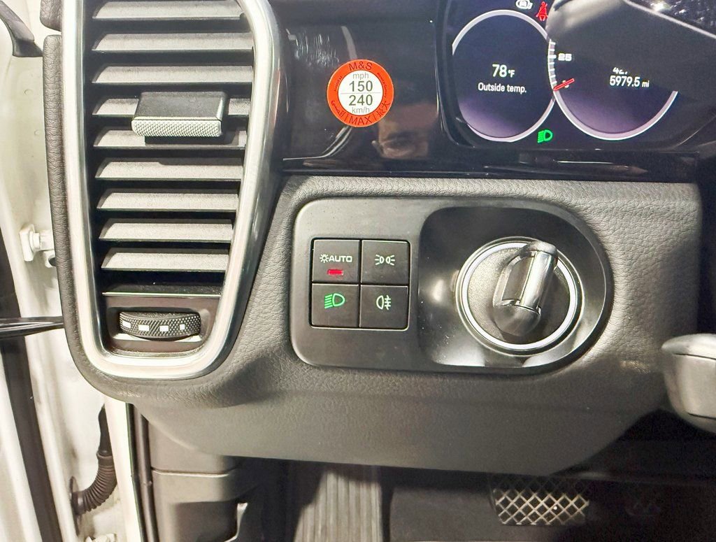 Used 2022 Porsche Cayenne Platinum Edition image 14