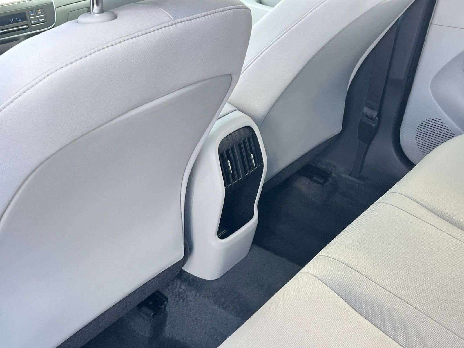 Used 2025 Hyundai Kona SEL image 24