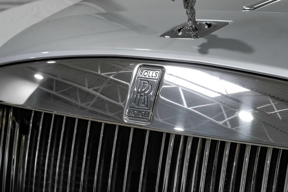 Used 2016 Rolls-Royce Wraith RWD image 36
