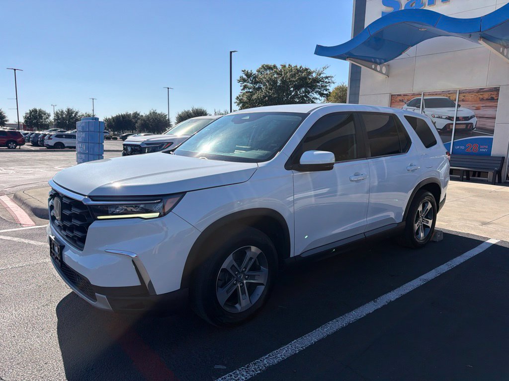 Used 2025 Honda Pilot EX-L image 2