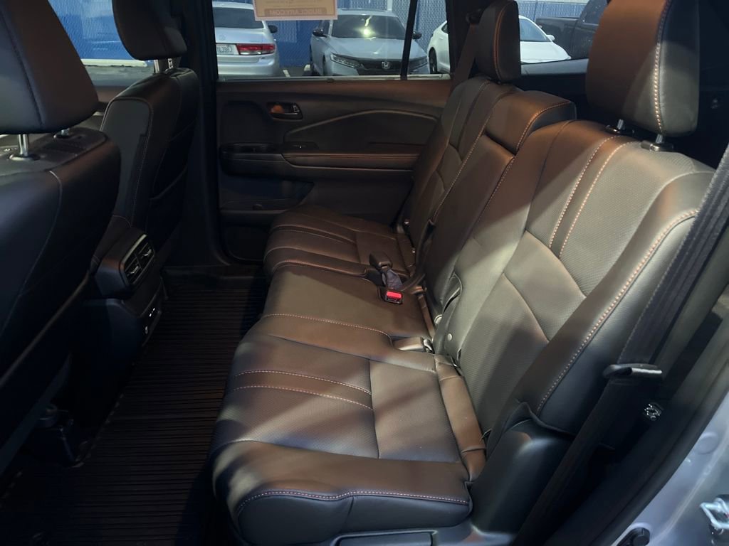 Used 2025 Honda Passport TrailSport image 16
