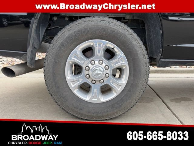 Used 2025 RAM 3500 Big Horn AWD/4WD image 10