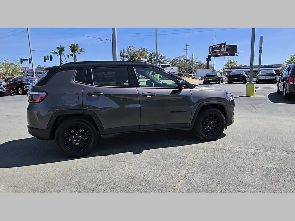 Used 2022 Jeep Compass Altitude image 34