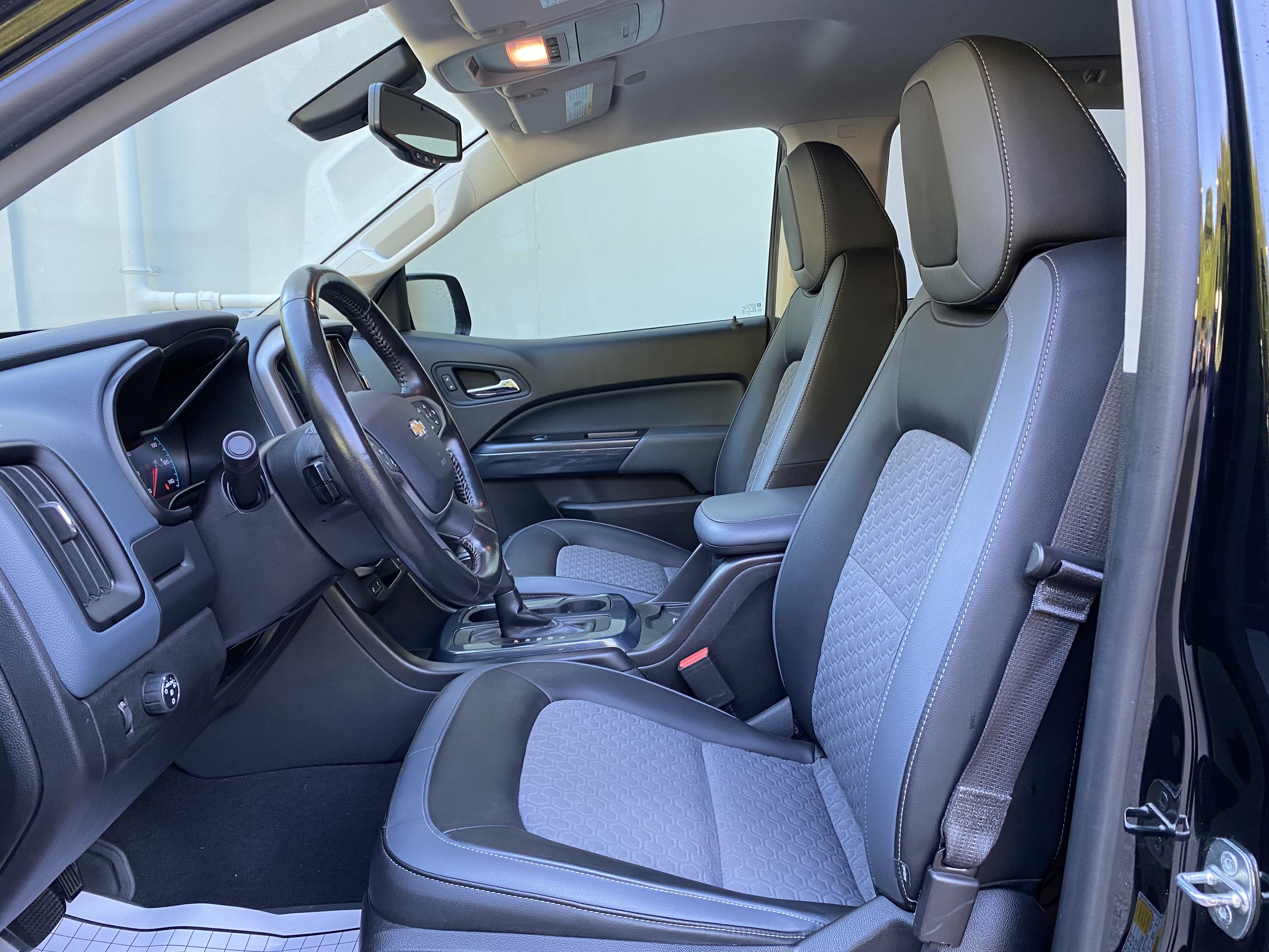 Used 2020 Chevrolet Colorado Z71 RWD image 16