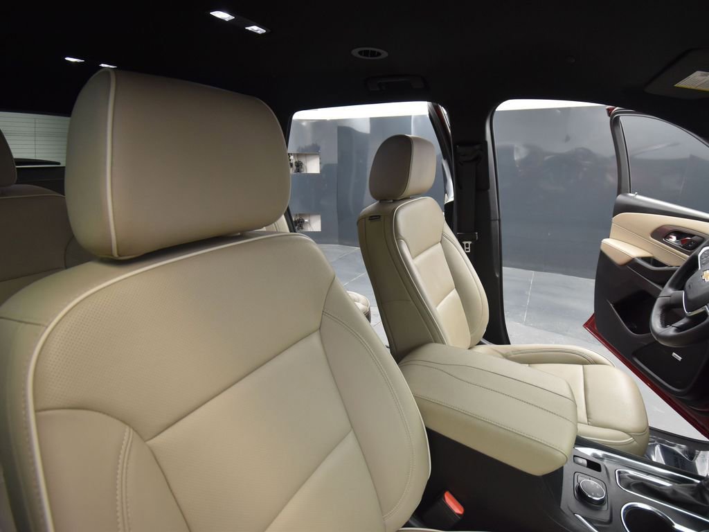 Used 2023 Chevrolet Traverse Premier image 17