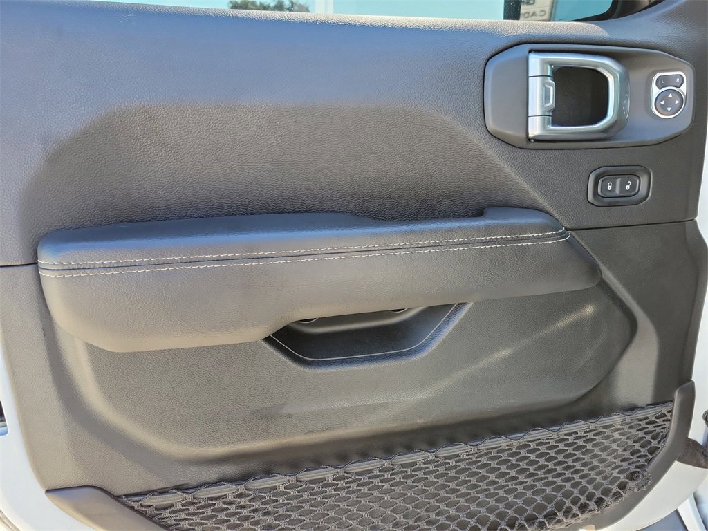 Used 2022 Jeep Wrangler Unlimited Sahara w/ Cold Weather Group image 14