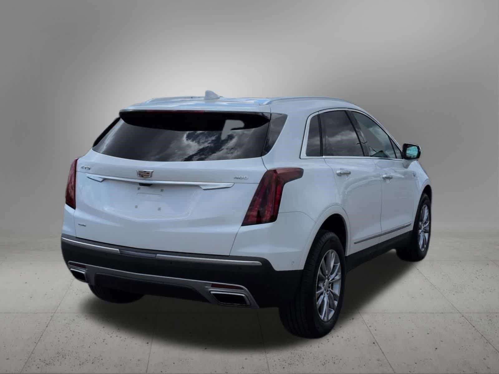 Used 2023 Cadillac XT5 Premium Luxury w/ Technology Package AWD/4WD image 6
