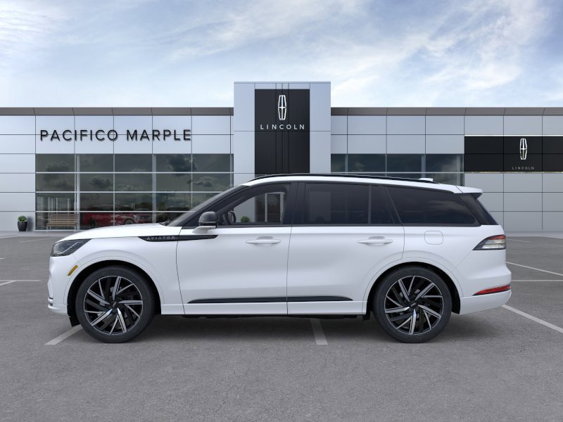 New 2026 Lincoln Aviator Black Label w/ Jet Appearance Package AWD/4WD image 3