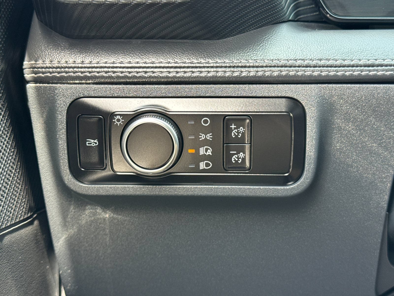 Used 2025 Ford Mustang Premium RWD image 34