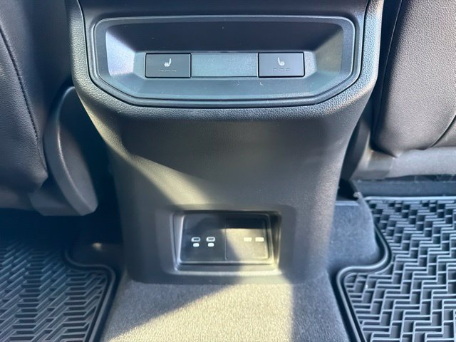 Used 2025 Volkswagen Atlas Cross Sport SEL AWD/4WD image 39