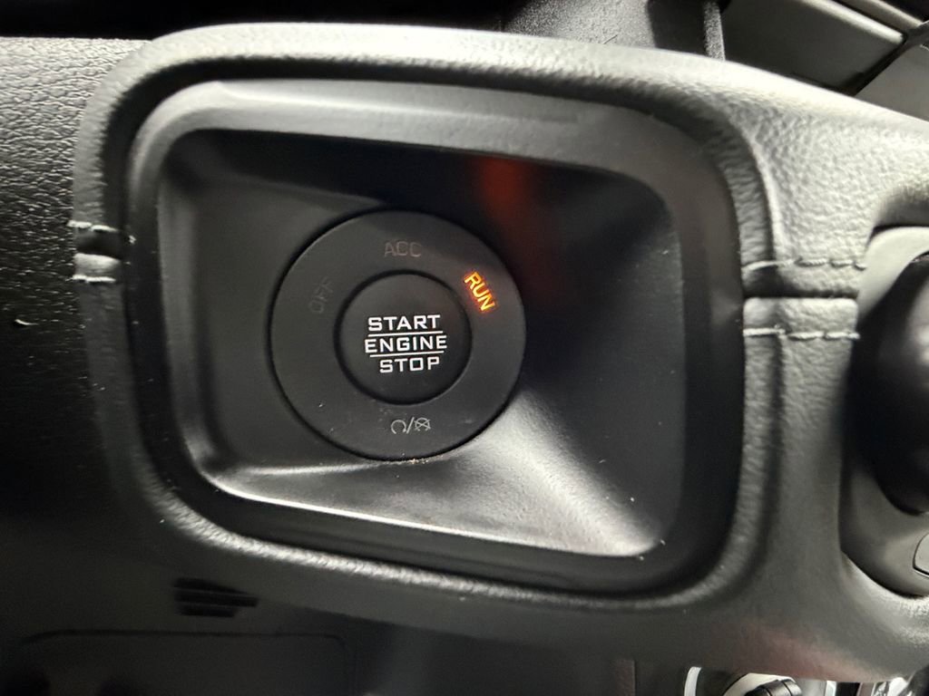 Used 2024 Jeep Wrangler Unlimited Sahara image 25