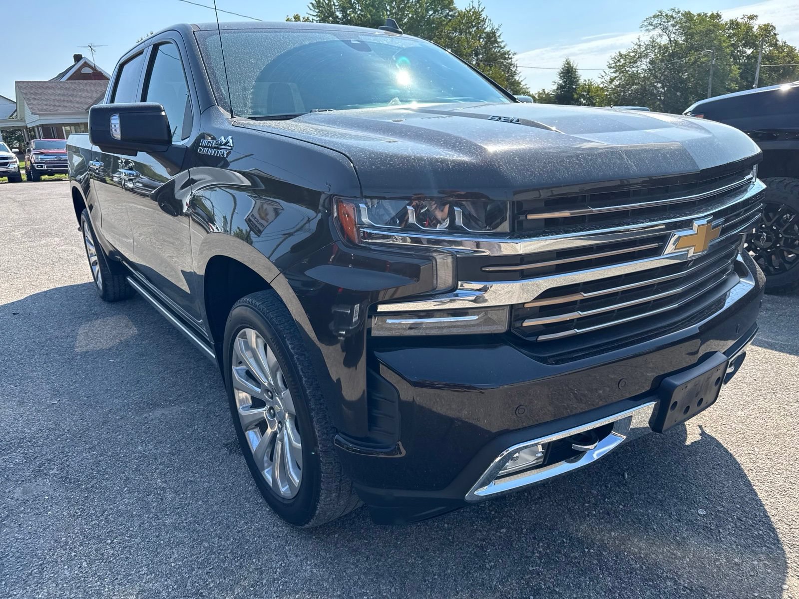 Used 2019 Chevrolet Silverado 1500 High Country w/ Technology Package AWD/4WD image 8