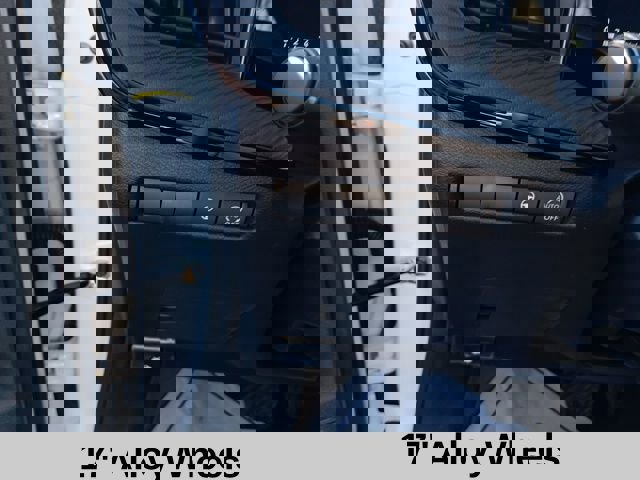 New 2026 Nissan Kicks SR image 14