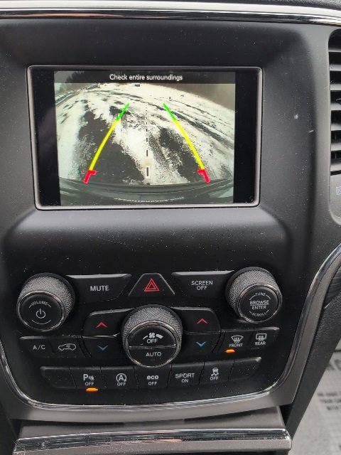 Used 2020 Jeep Grand Cherokee Laredo image 16