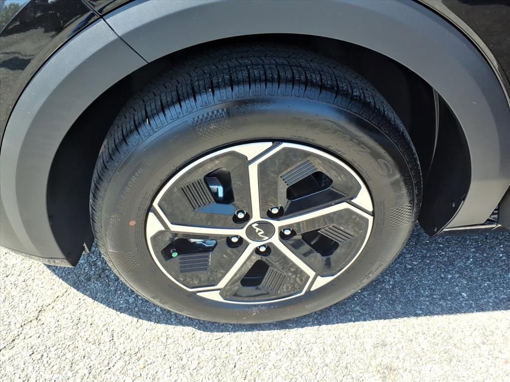New 2025 Kia Niro EX image 14