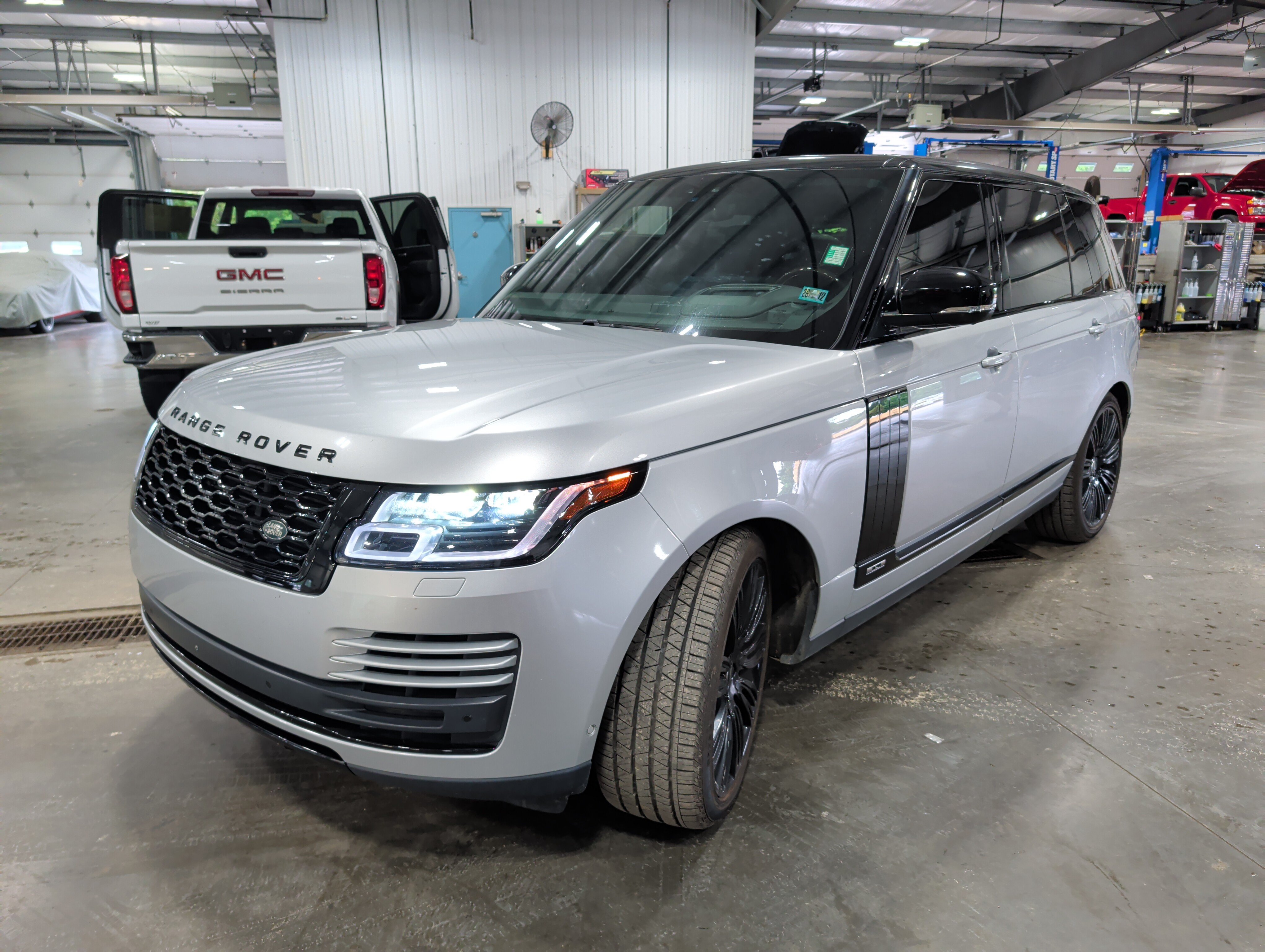 Used 2019 Land Rover Range Rover Long Wheelbase Supercharged AWD/4WD image 5