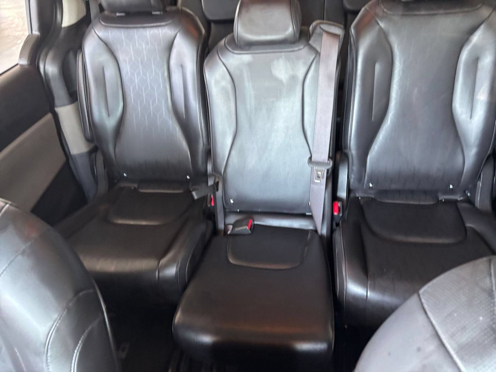 Used 2026 Kia Carnival FWD image 40