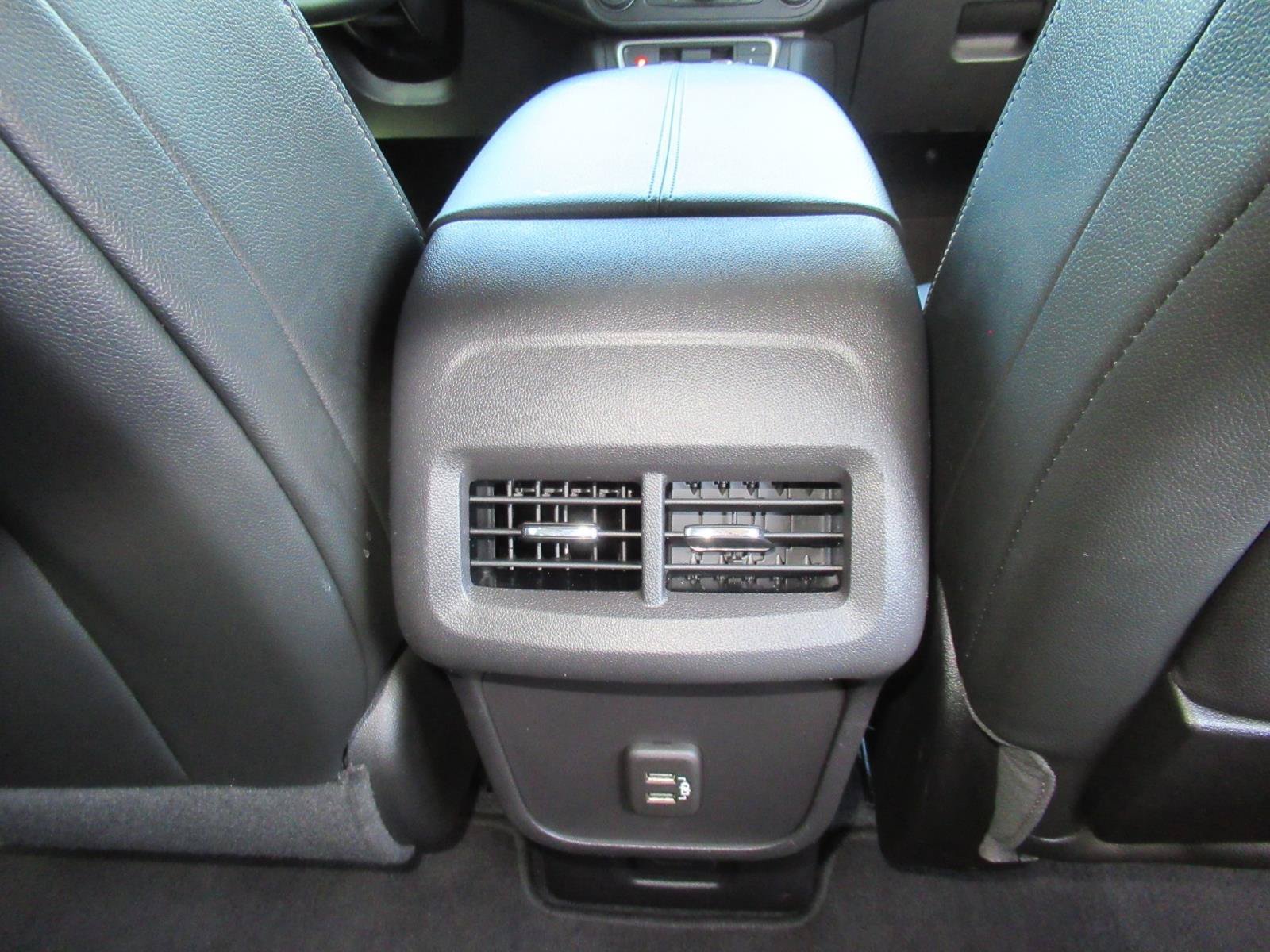 Used 2024 GMC Terrain SLT AWD/4WD image 35