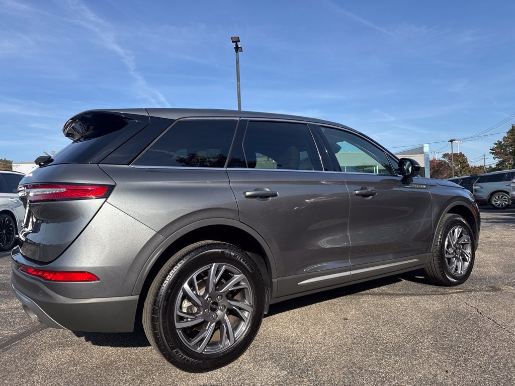 Used 2025 Lincoln Corsair AWD w/ Equipment Group 101A image 3