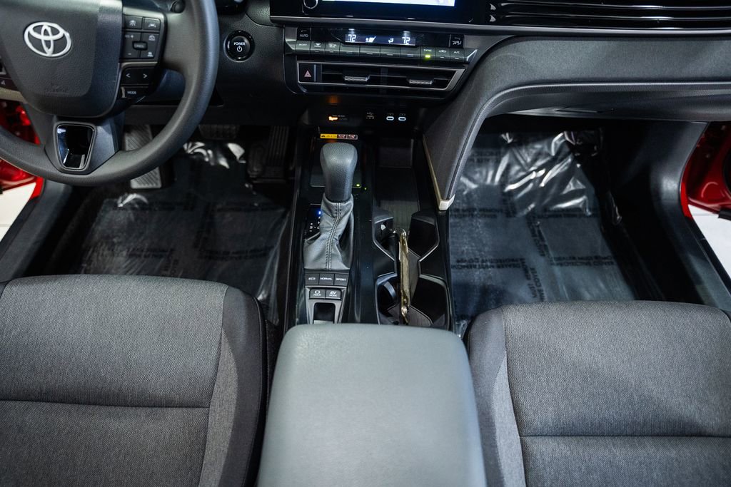 Used 2025 Toyota Camry LE image 23