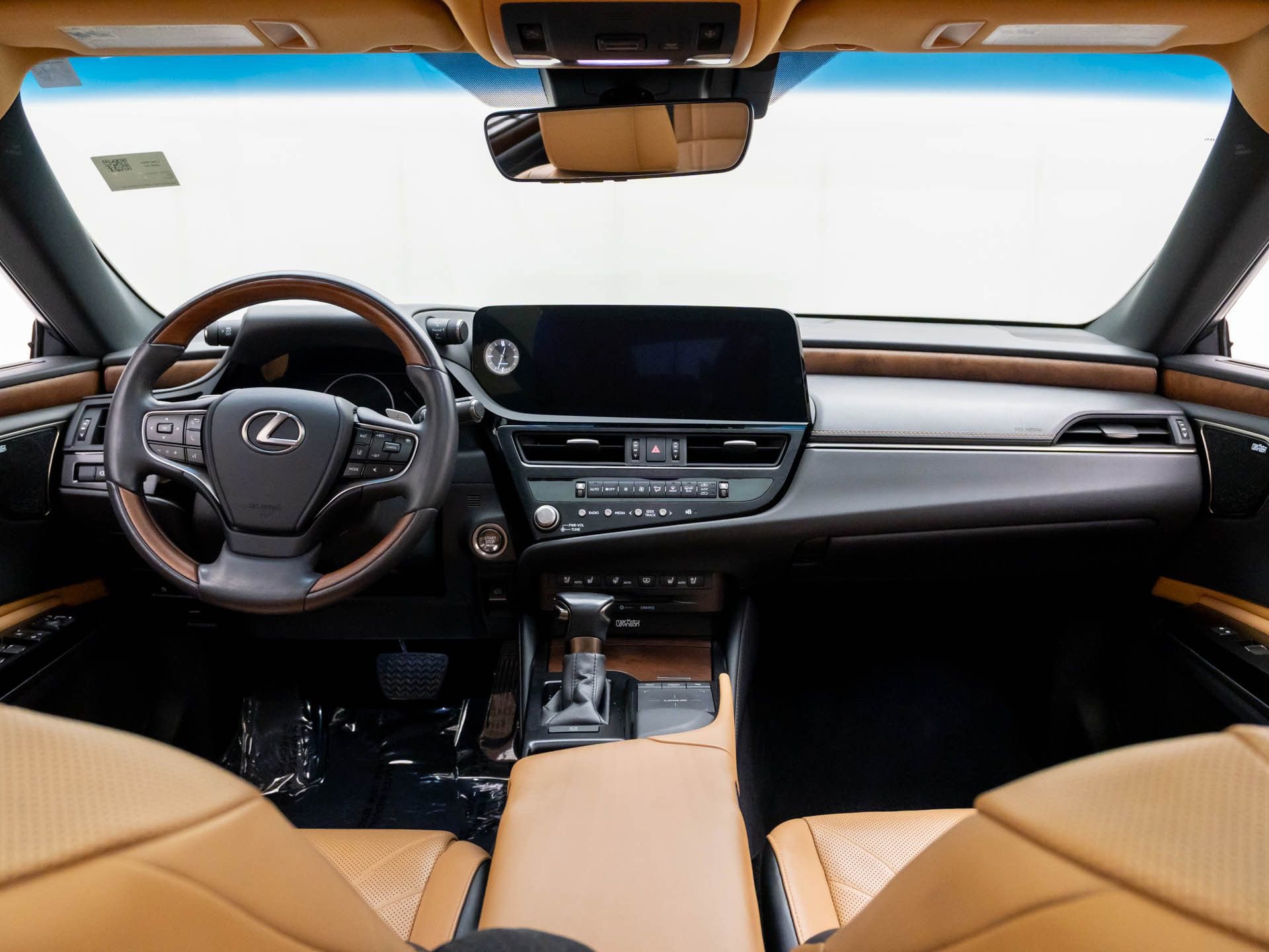 Used 2022 Lexus ES 350 Ultra Luxury w/ Accessory Package 2 image 11