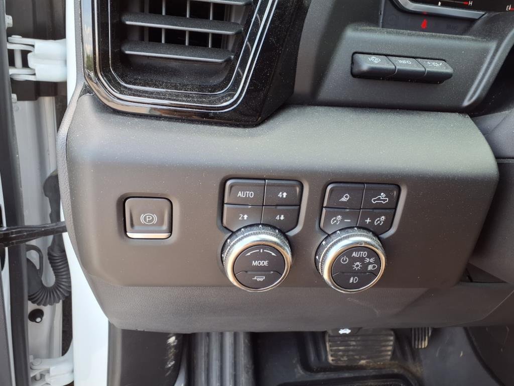 Used 2023 GMC Sierra 1500 AT4X image 23
