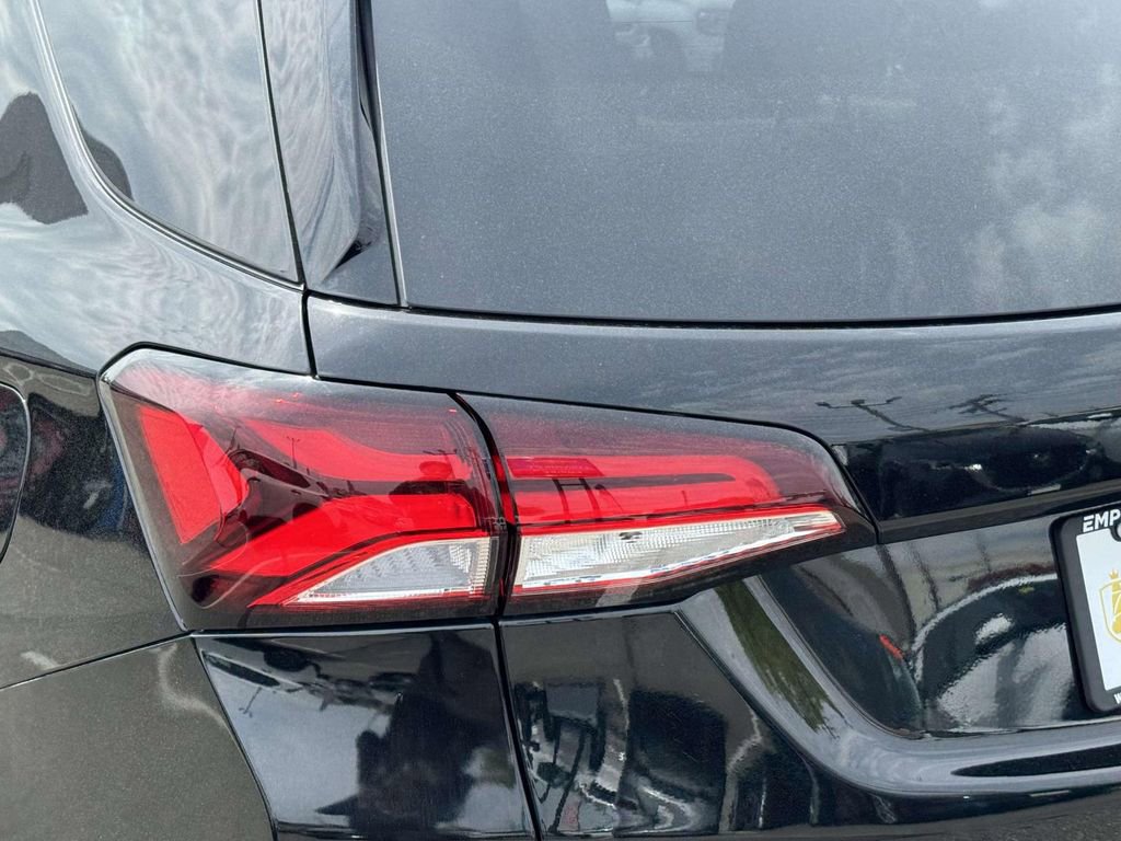 Used 2023 Chevrolet Equinox Premier AWD/4WD image 13
