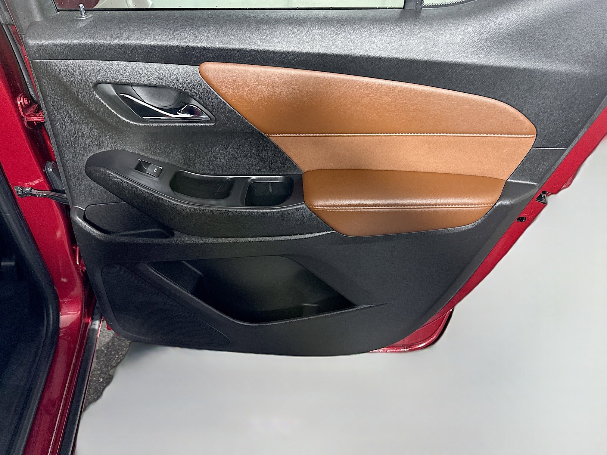 Used 2018 Chevrolet Traverse High Country w/ LPO, Cargo Package image 28