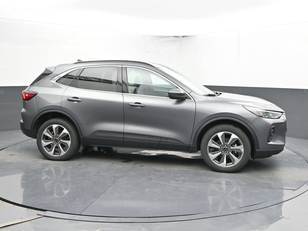 Used 2024 Ford Escape Platinum AWD/4WD image 4