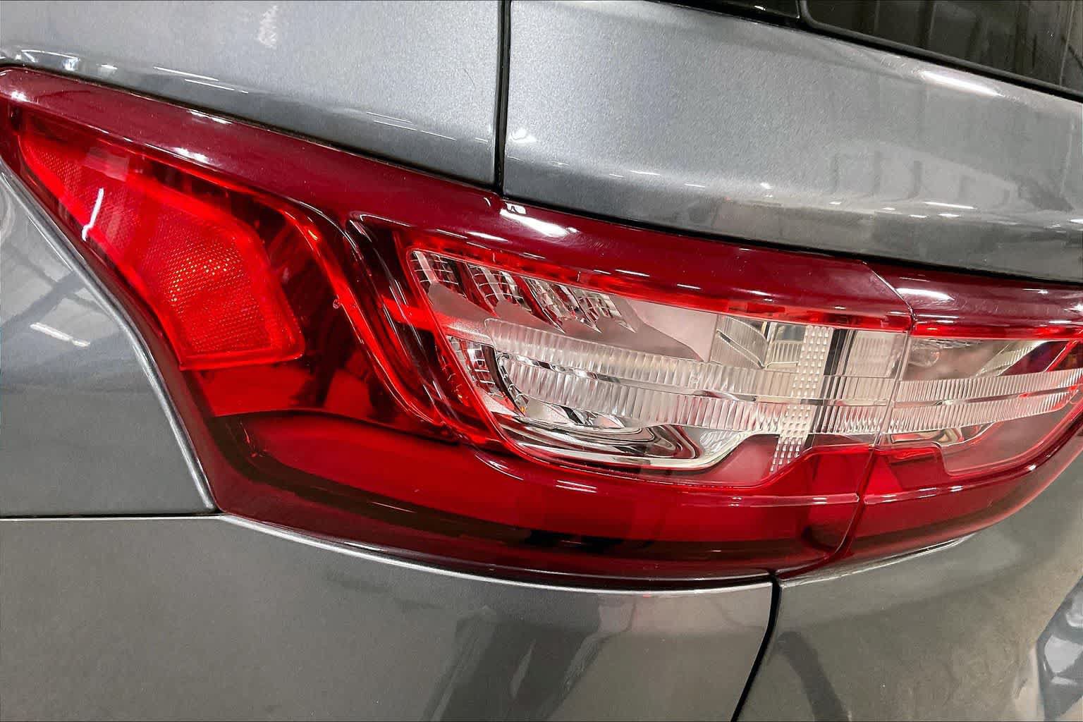 Used 2019 Chevrolet Traverse LS FWD image 27