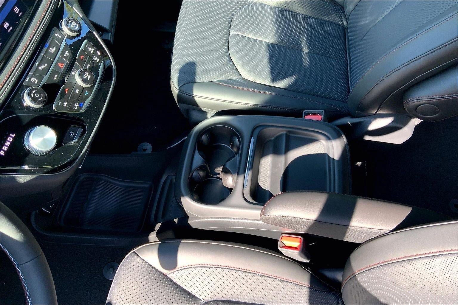 New 2027 Chrysler Pacifica Select FWD image 8