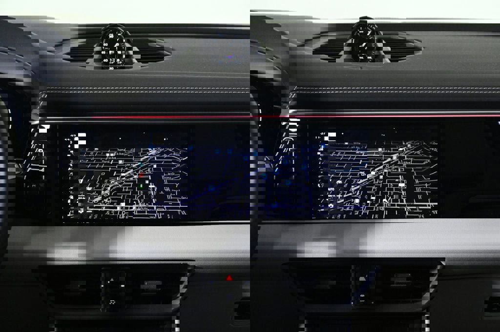 Certified 2025 Porsche Macan 4S Electric image 15