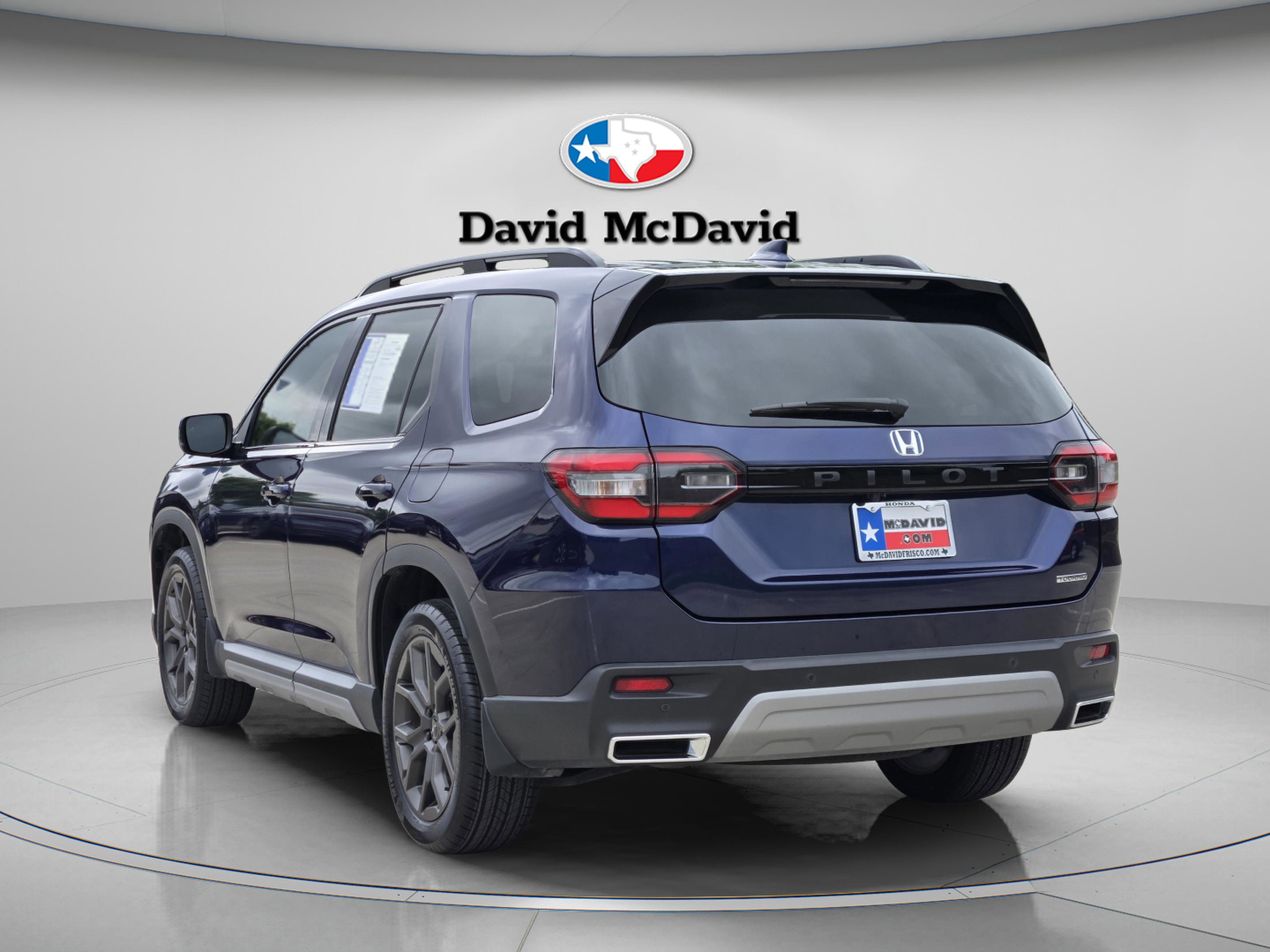 Certified 2024 Honda Pilot Touring image 4