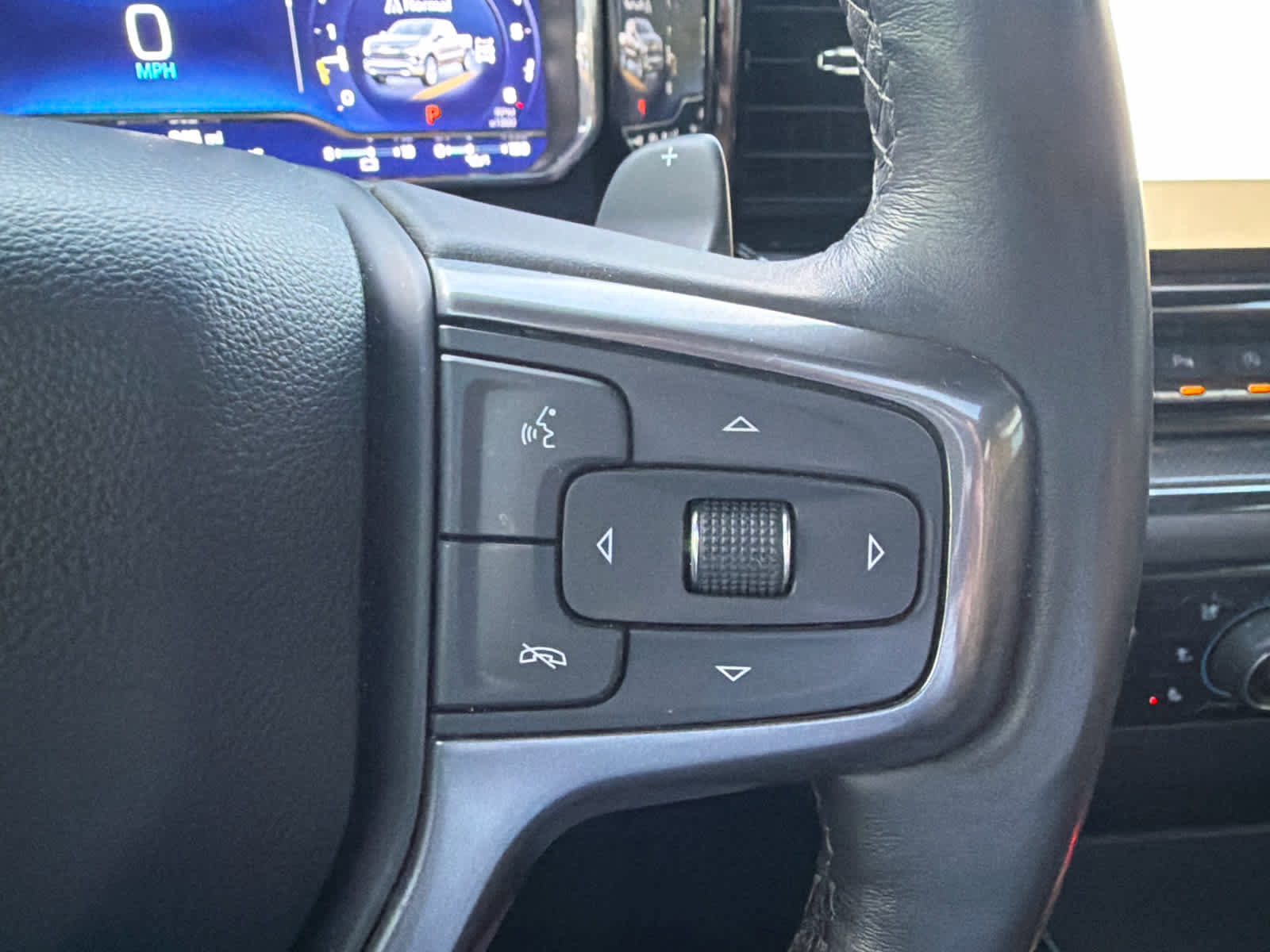 Used 2022 Chevrolet Silverado 1500 ZR2 w/ Technology Package image 40