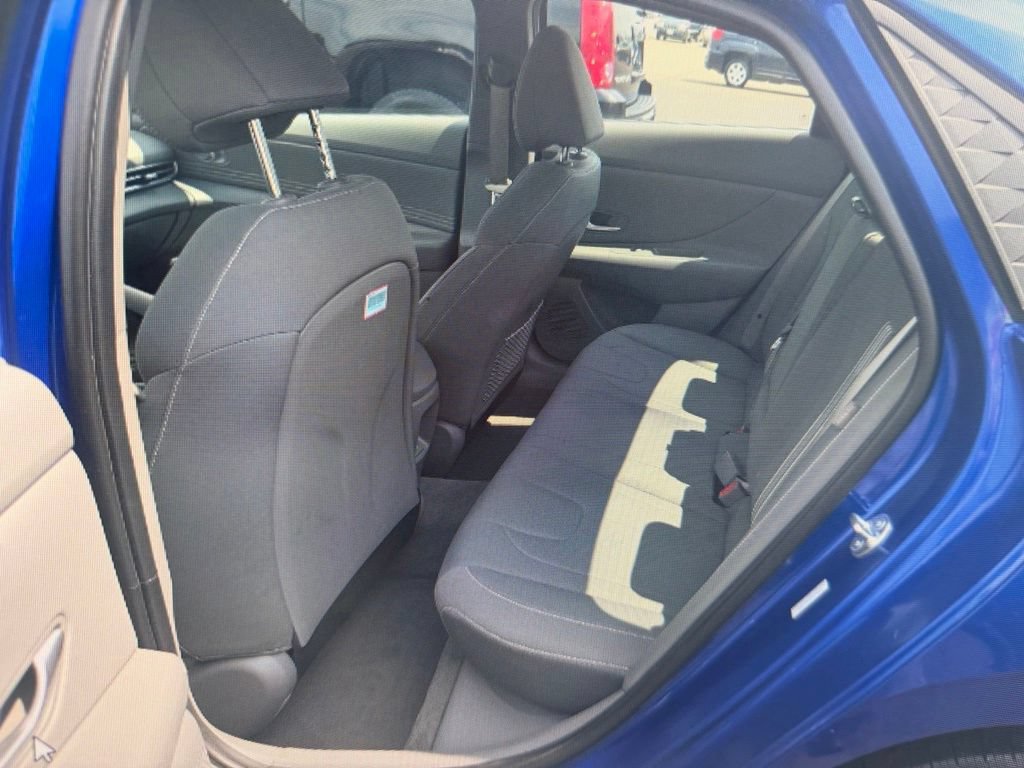 Used 2025 Hyundai Elantra SEL FWD image 4
