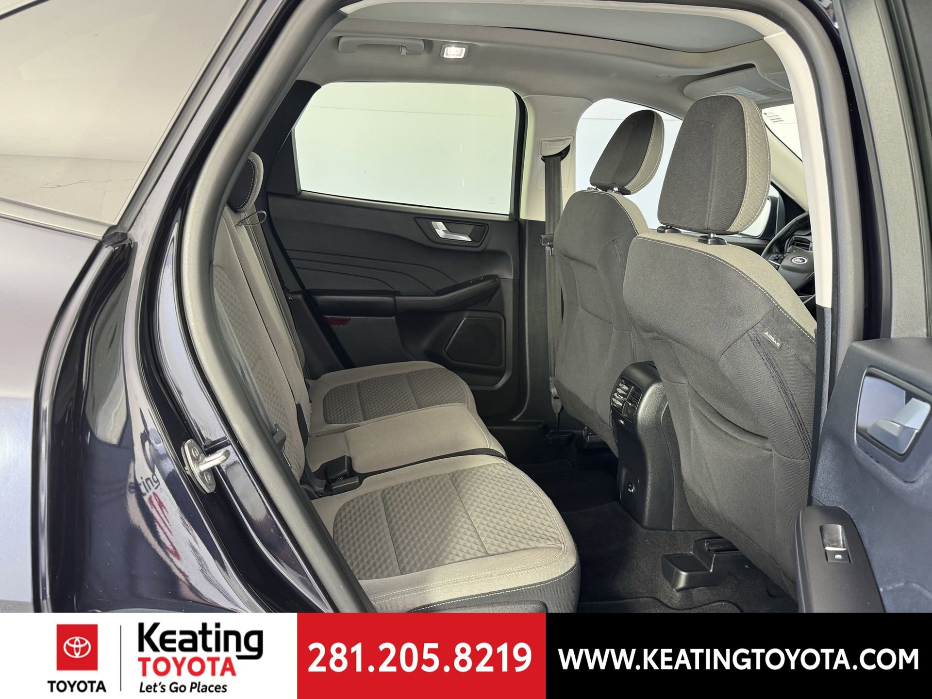 Used 2021 Ford Escape SE w/ SE Sport Appearance Package image 18