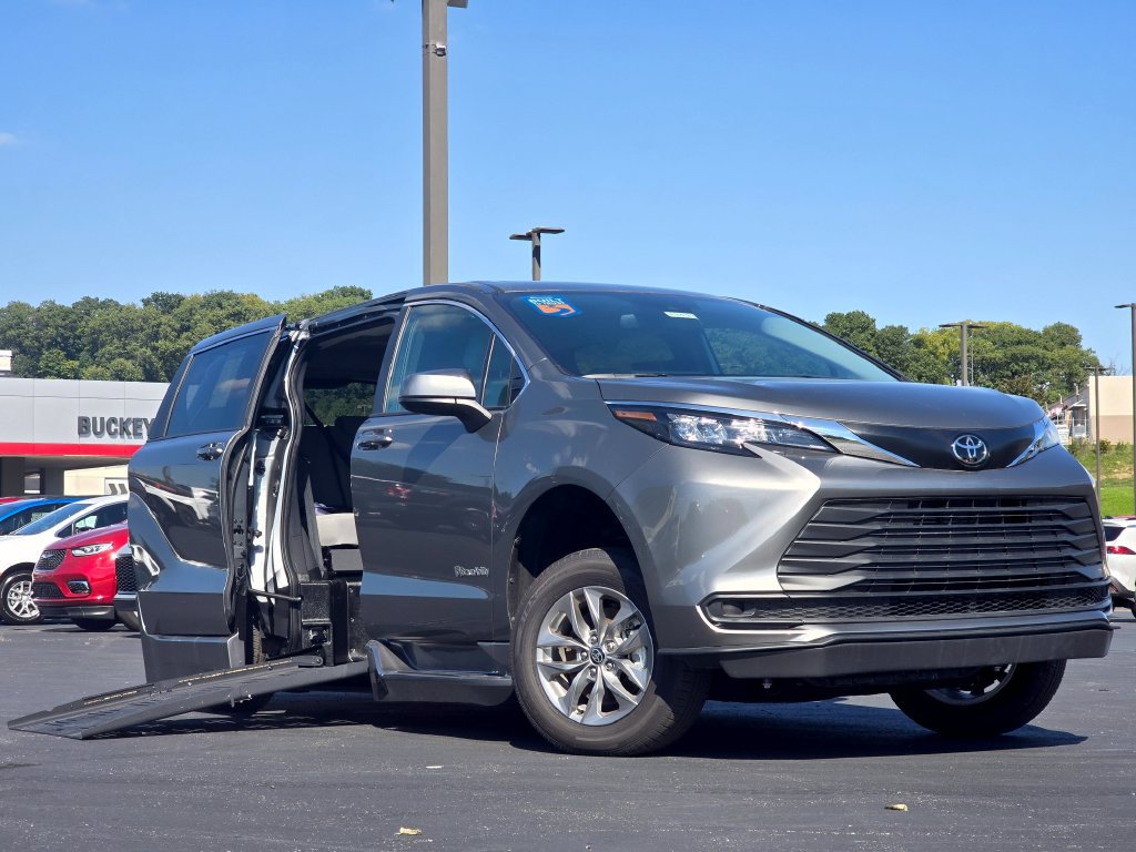 Used 2026 Toyota Sienna LE