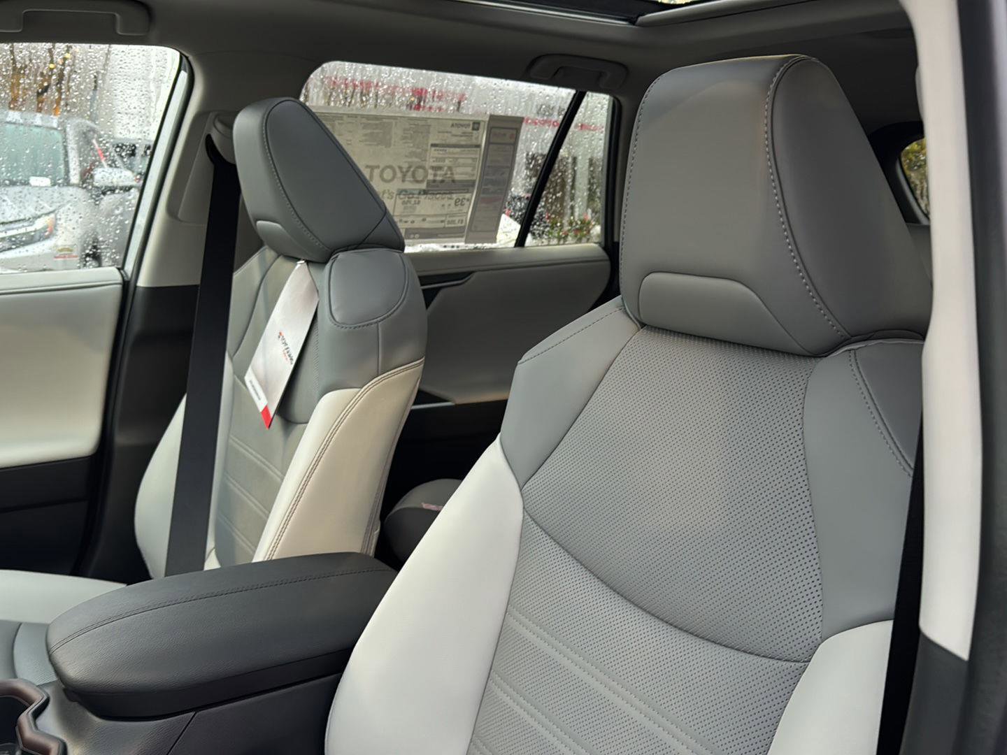 New 2025 Toyota RAV4 Limited image 27