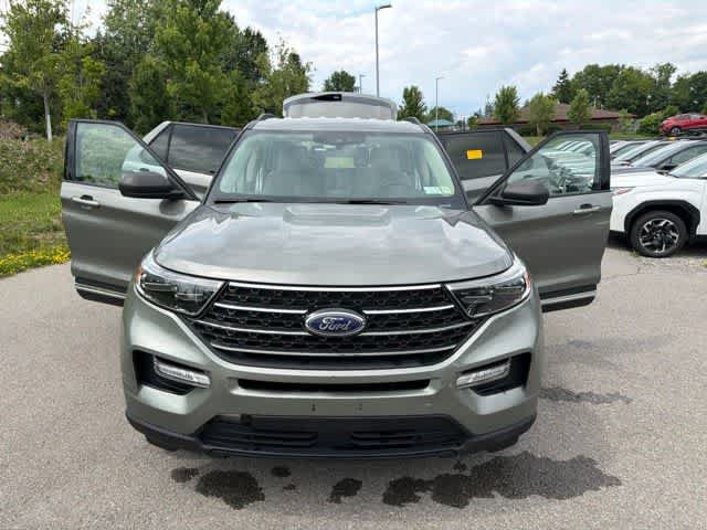 Used 2020 Ford Explorer XLT w/ Equipment Group 202A AWD/4WD image 30