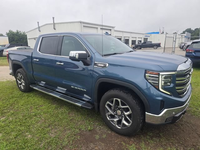 Used 2024 GMC Sierra 1500 SLT w/ SLT Premium Plus Package AWD/4WD image 11