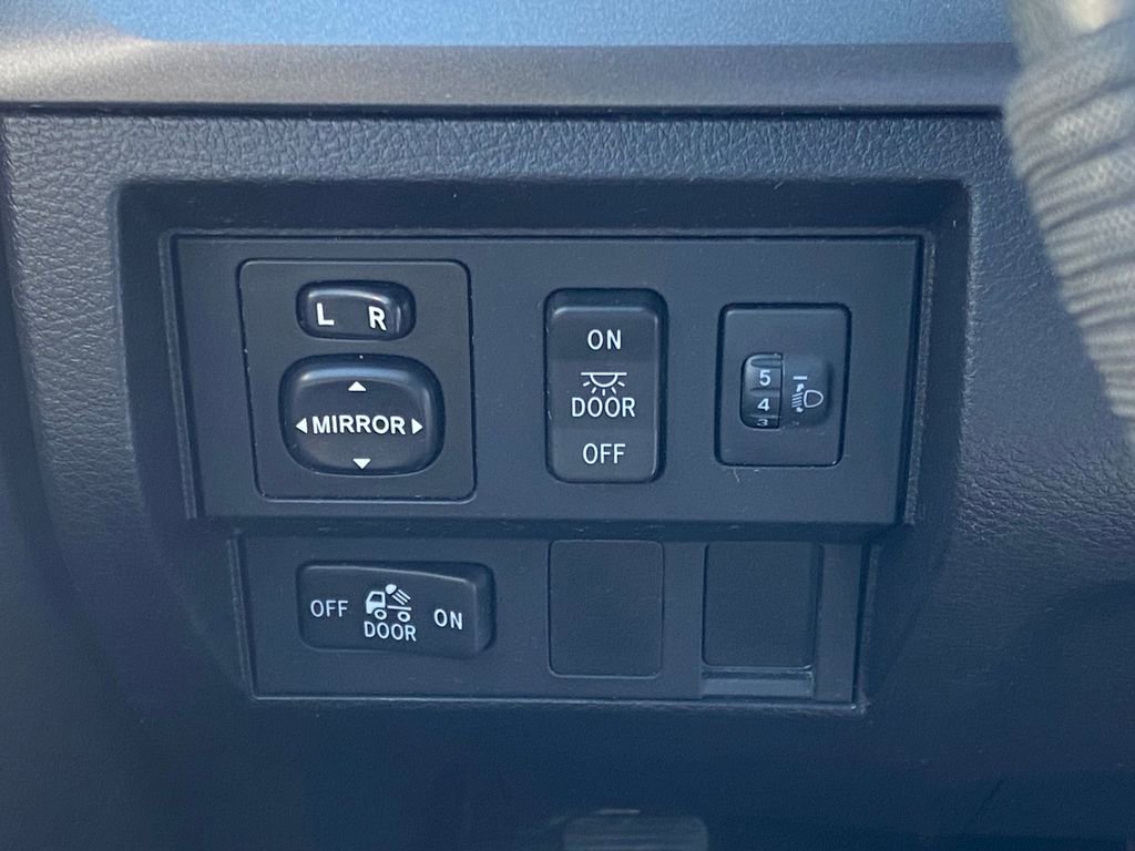 Used 2014 Toyota Tundra SR5 w/ SR5 Upgrade Package image 24