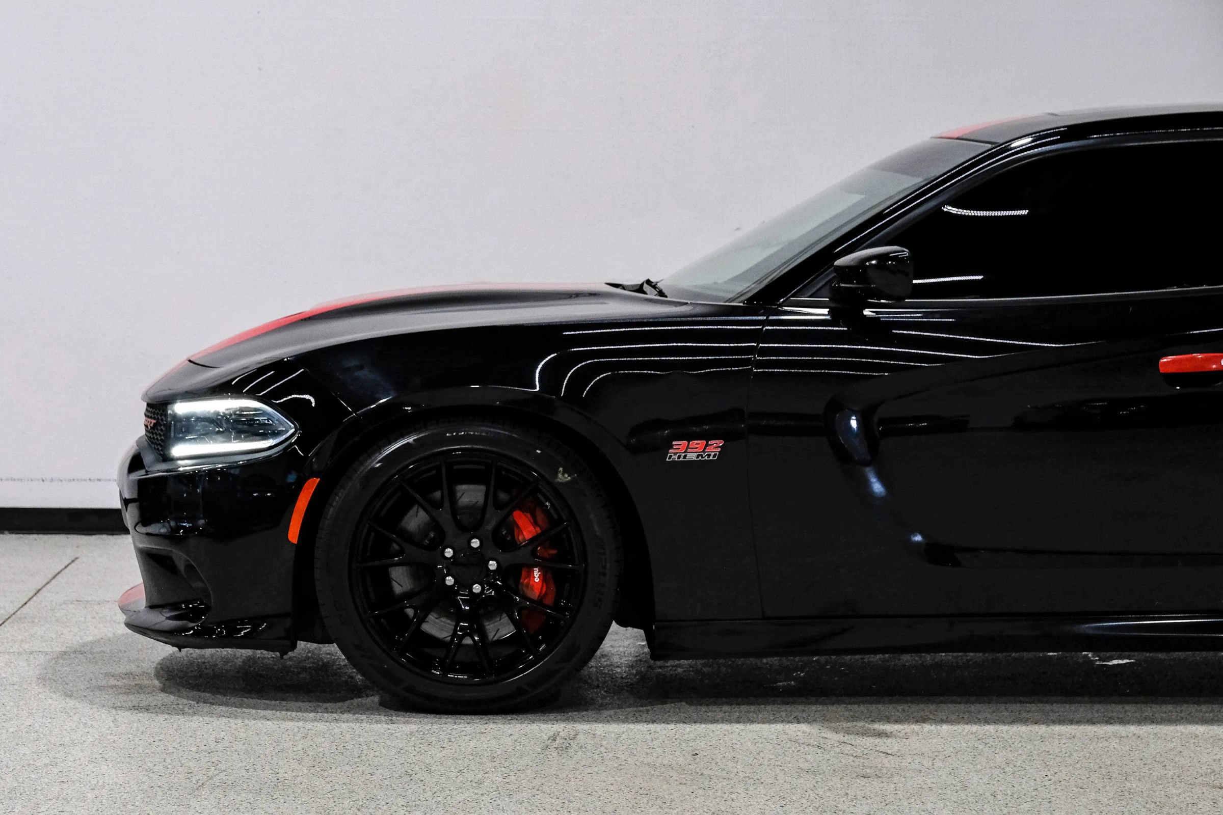 Used 2016 Dodge Charger SRT w/ Harman/Kardon Audio Group RWD image 10