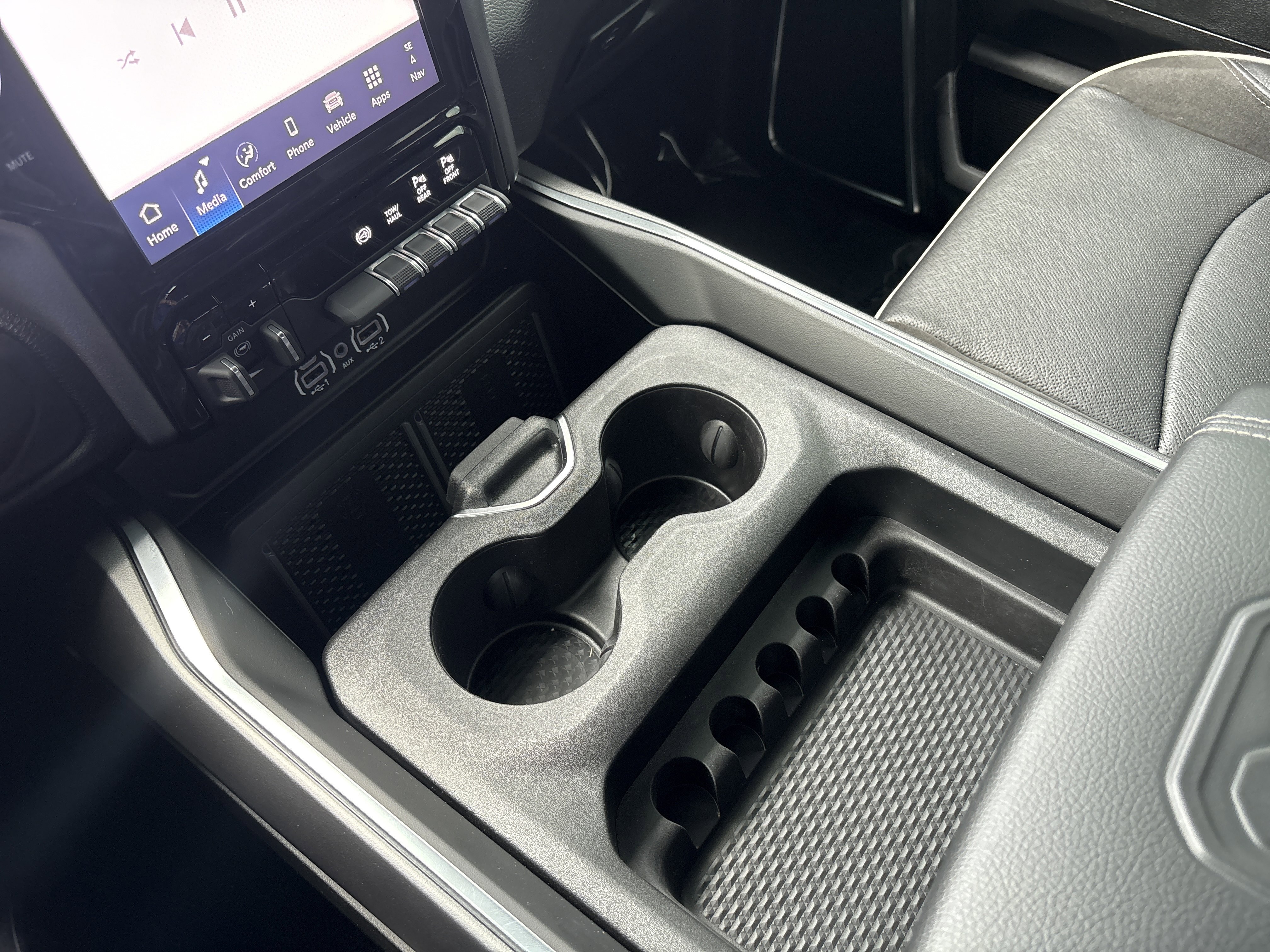 Used 2025 RAM 2500 Laramie w/ Night Edition image 21