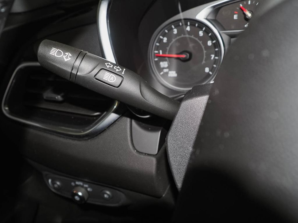 Used 2020 Chevrolet Equinox LT image 31