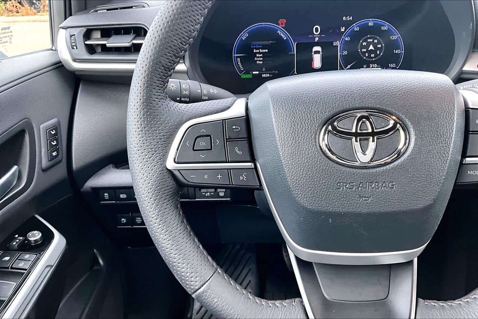 Used 2026 Toyota Sienna Platinum AWD/4WD image 23
