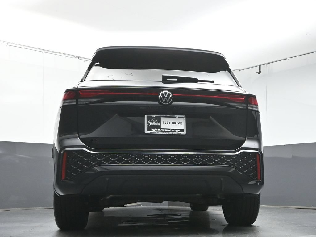 New 2026 Volkswagen Tiguan SE R-Line FWD image 40