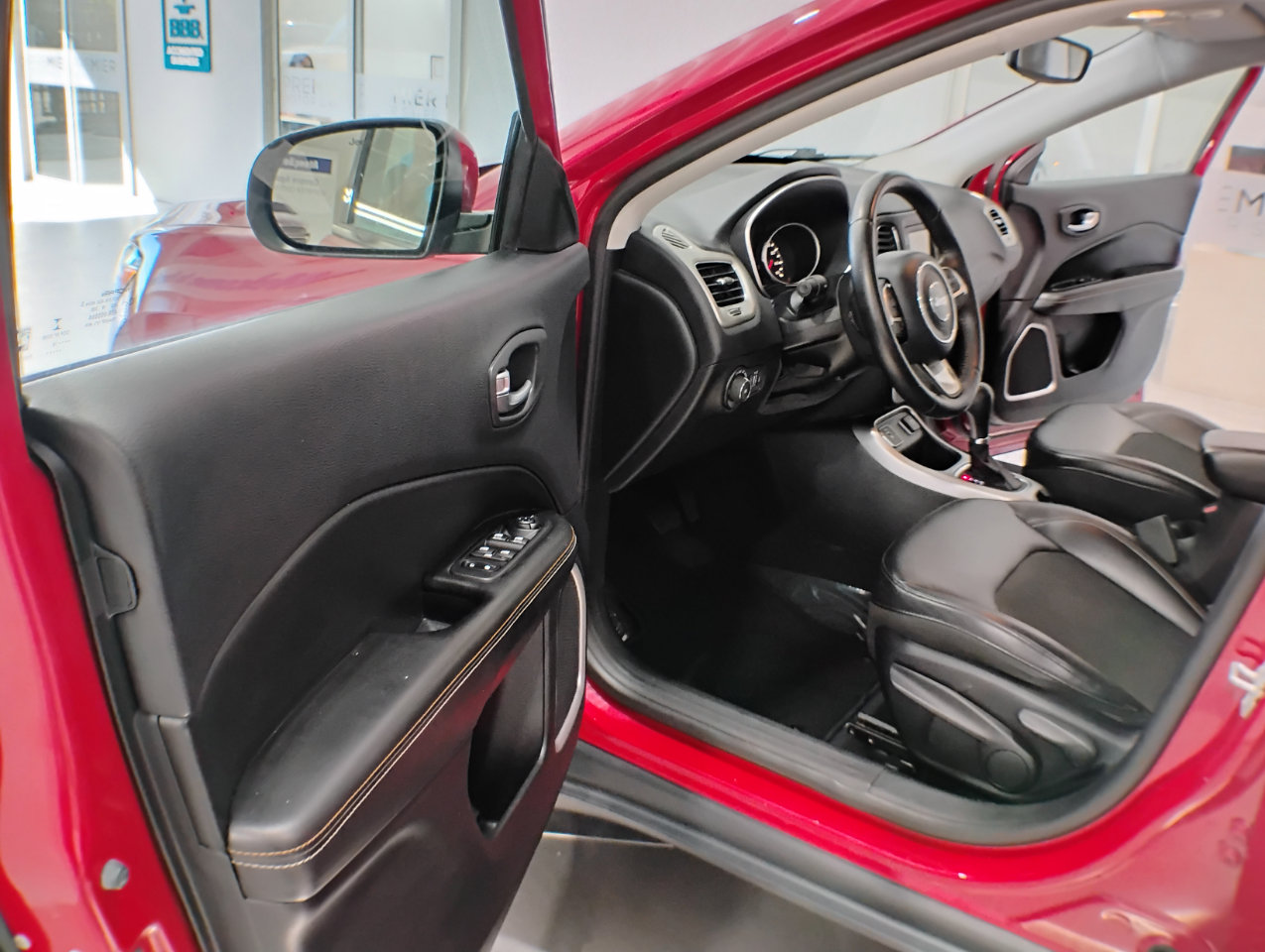 Used 2018 Jeep Compass Latitude image 52